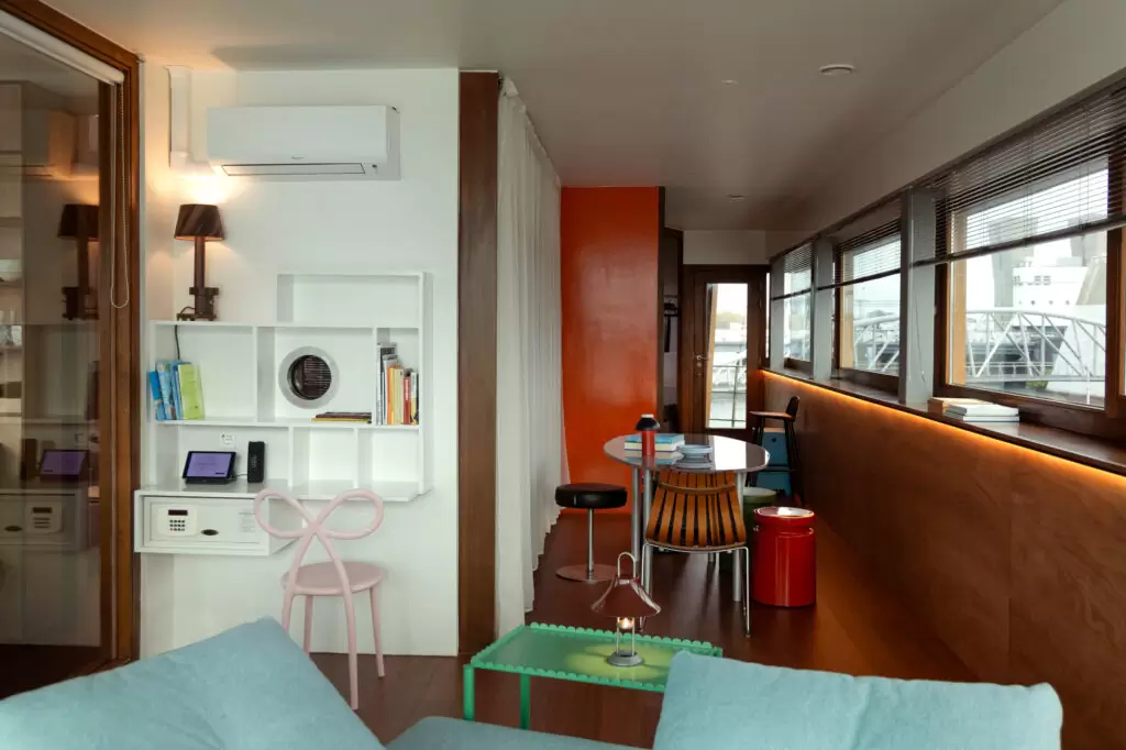 10-Oosterdoksekade-office-desk