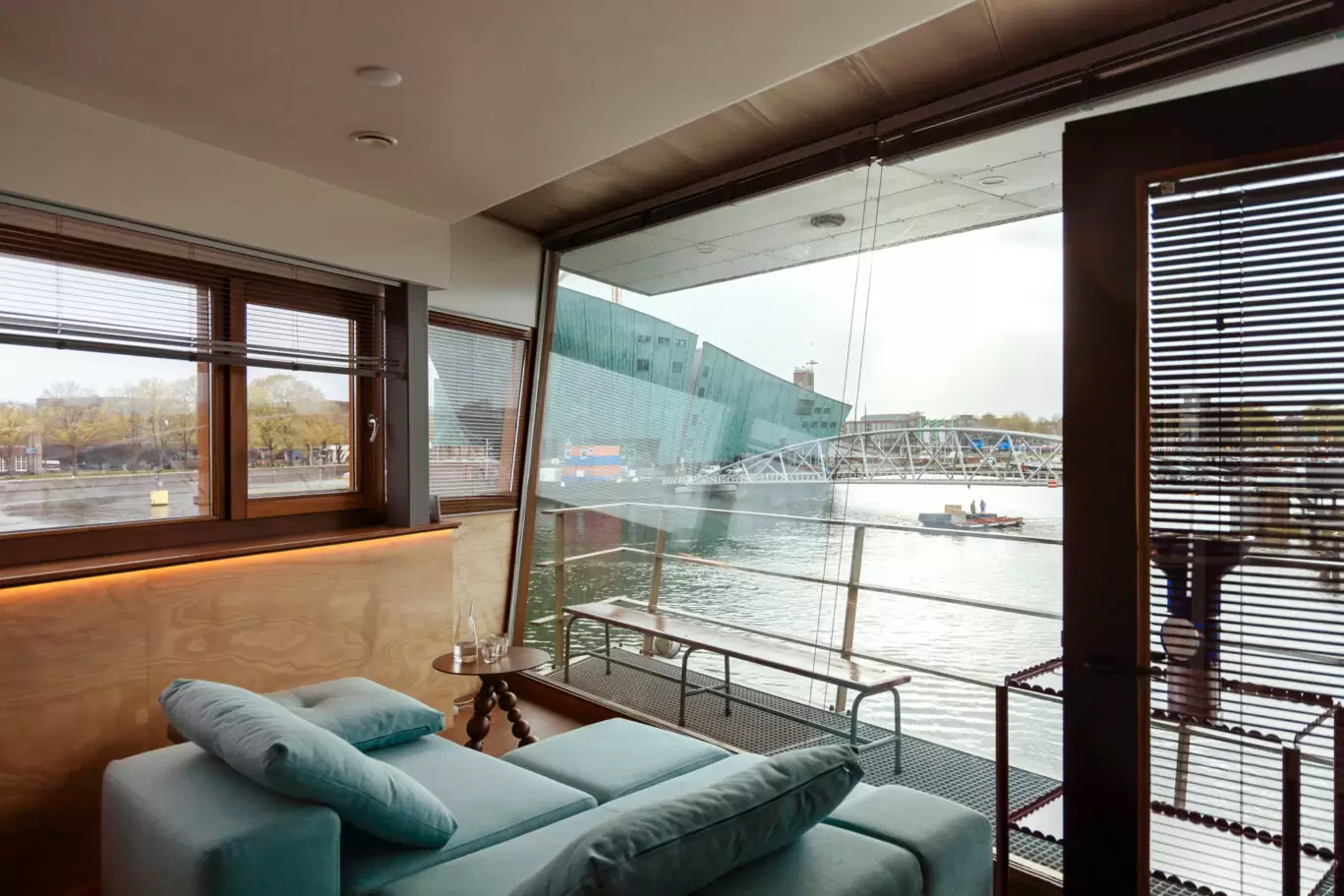 8-Oosterdoksekade-living_room_nemo