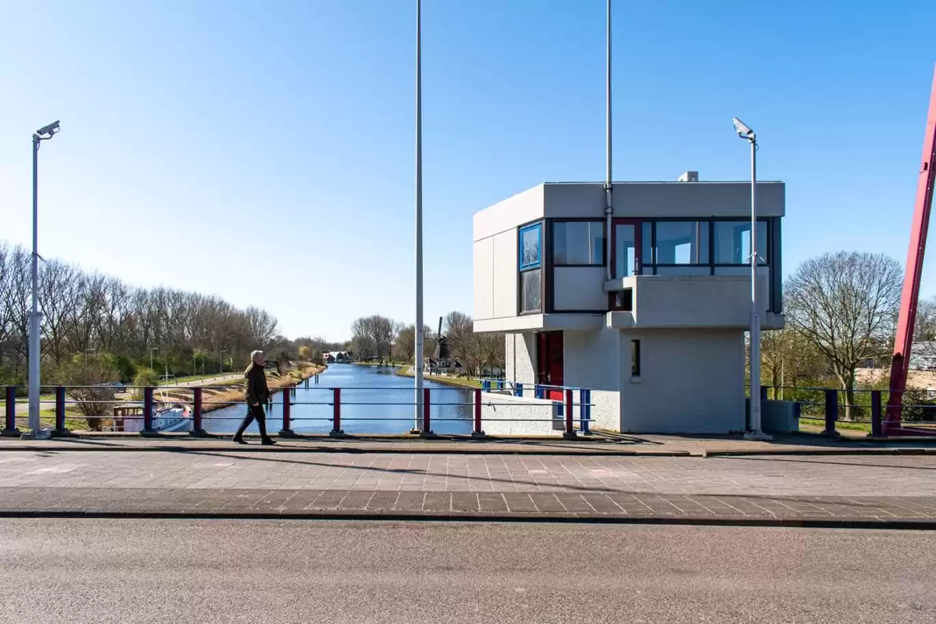 SWEETS hotel Amsterdam Noord Holland_bridge house 104 IJdoornlaanbrug_hotel with view of dutch windmill_free parking nearby