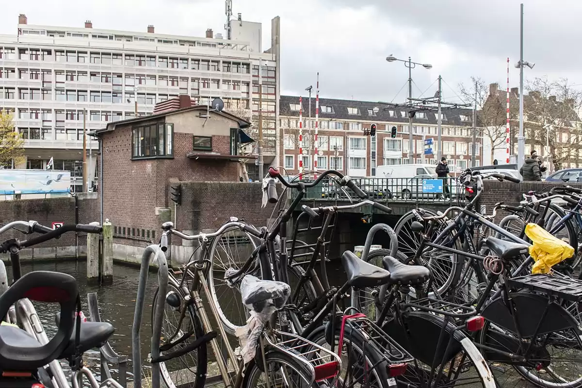 Photo of SWEETS hotel Amsterdam West Overtoomsesluis bridge house exterior bikes
