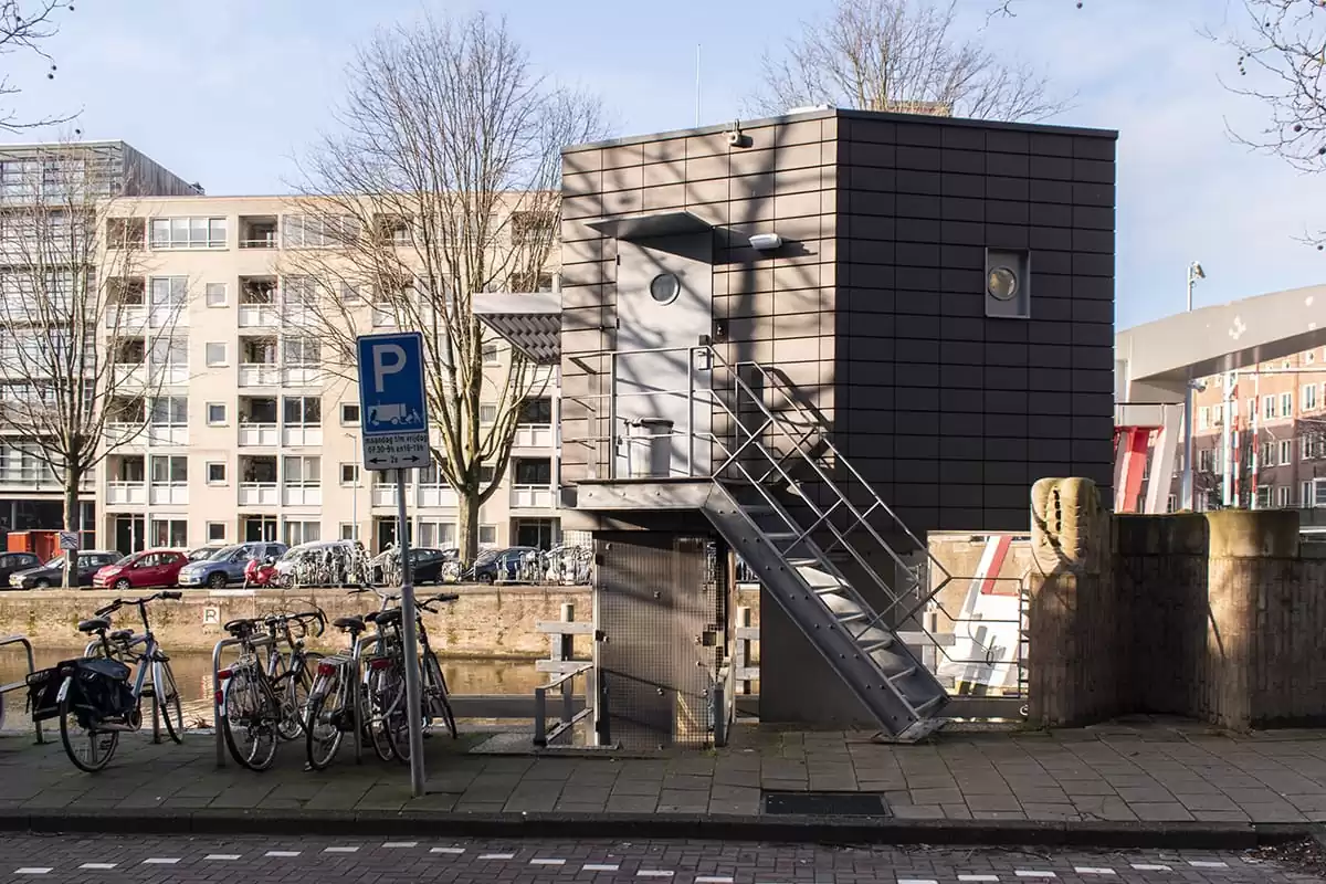 Photo of SWEETS hotel Amsterdam West Zeilstraatbrug bridge house exterior close to schiphol entrance door staircase neighbourhood