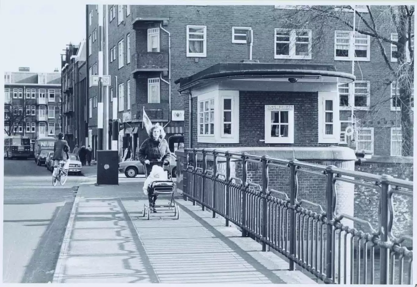 Old picture of SWEETS hotel Amsterdam West Jordaan Staatsliedenbuurt Amsterdam Center Centre, bridge house close to Westerpark