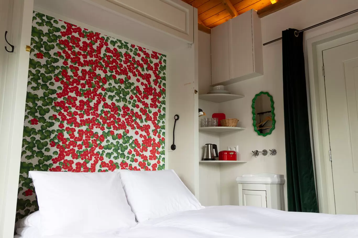 SWEETS hotel Amsterdam center_bridge house 205 Walter Süskindbrug_interior