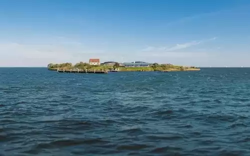 Photo of SWEETS hotel Amsterdam Fort Pampus Muiderslot nearby bridge house Sluis Haveneiland ferry