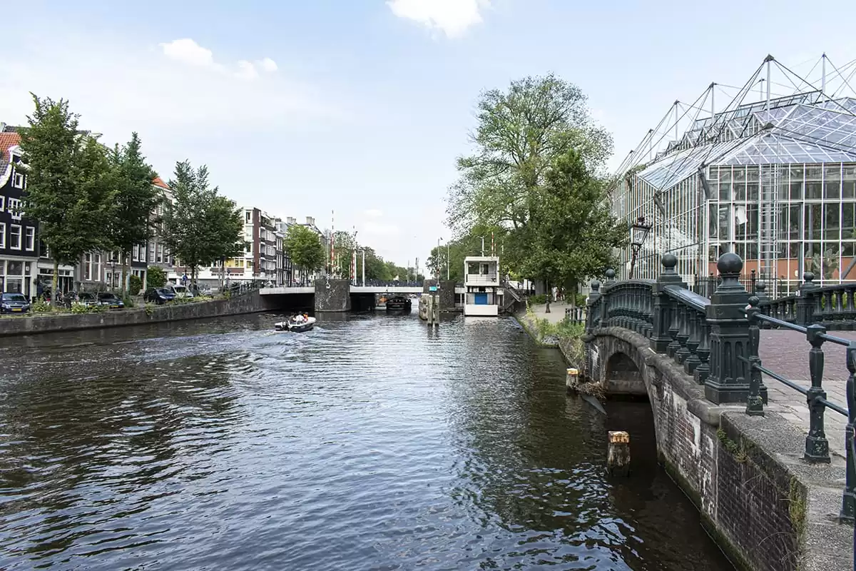 Photo of SWEETS hotel Amsterdam bridge house Hortusbrug hotel near Amsterdam Center nearby Hortus Botanicus architecture exterior rietveld