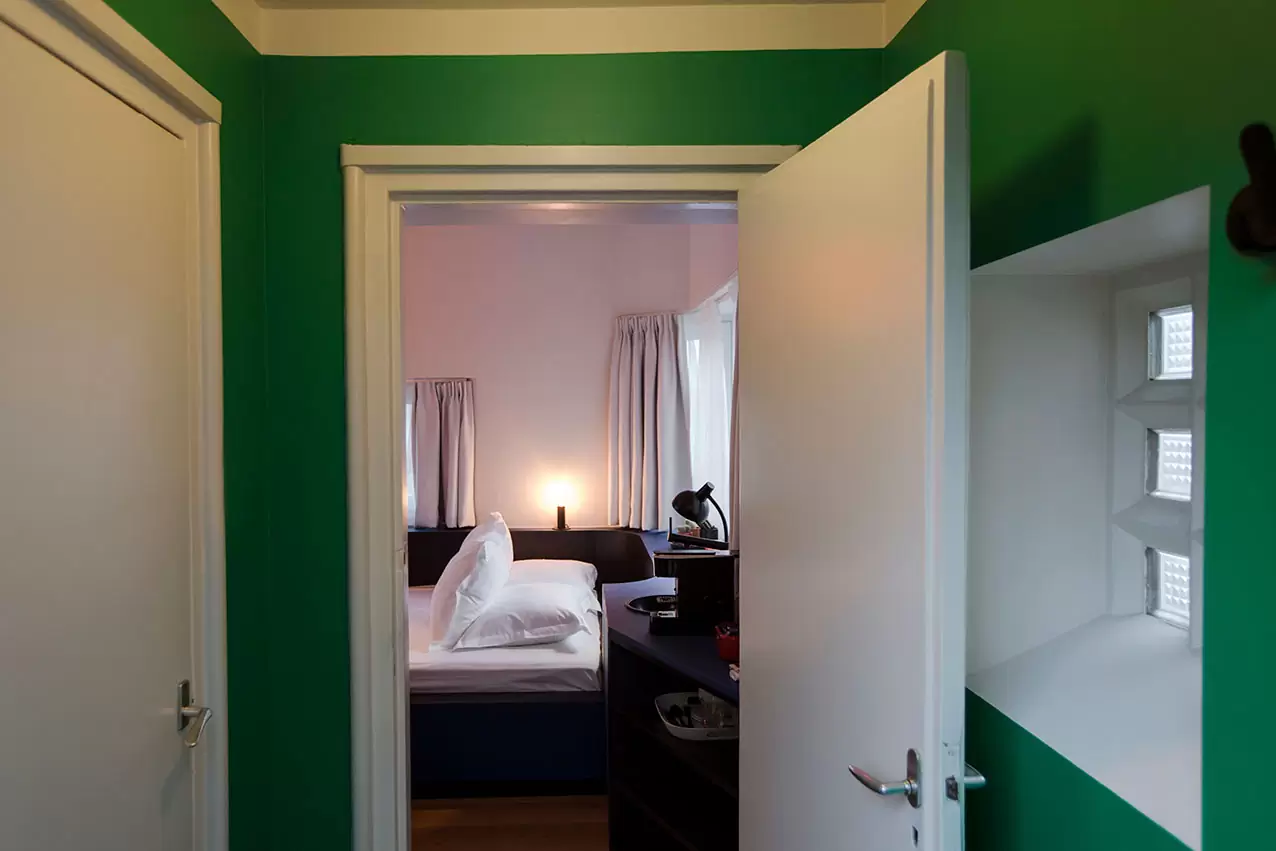 SWEETS_hotel_Amsterdam_West_bridge house_306_Beltbrug_interior_bed_inside