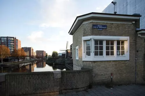 SWEETS_hotel_Amsterdam_West_bridge house_306_Beltbrug_surroundings_windmill_canal view