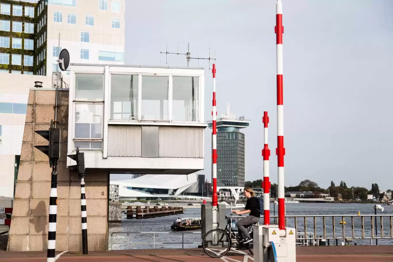 SWEETS hotel Westerdokbrug, suite over canal in Amsterdam