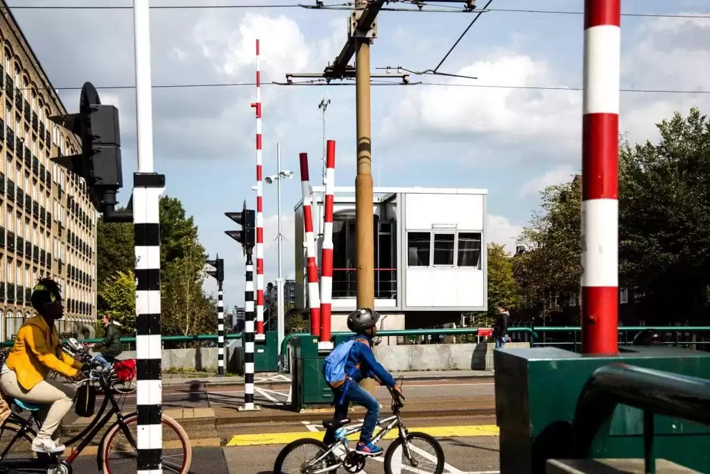 SWEETS hotel Wiegbrug, Amsterdam bridge house on canal