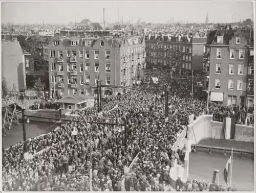 Kinkerbrug opening in 1937, history of canal bridges in amsterdam, bridge house history - SWEETS Hotel Amsterdam