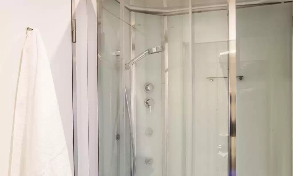 SWEETS hotel Wiegbrug bridge house on Amsterdam canals - shower in bathroom