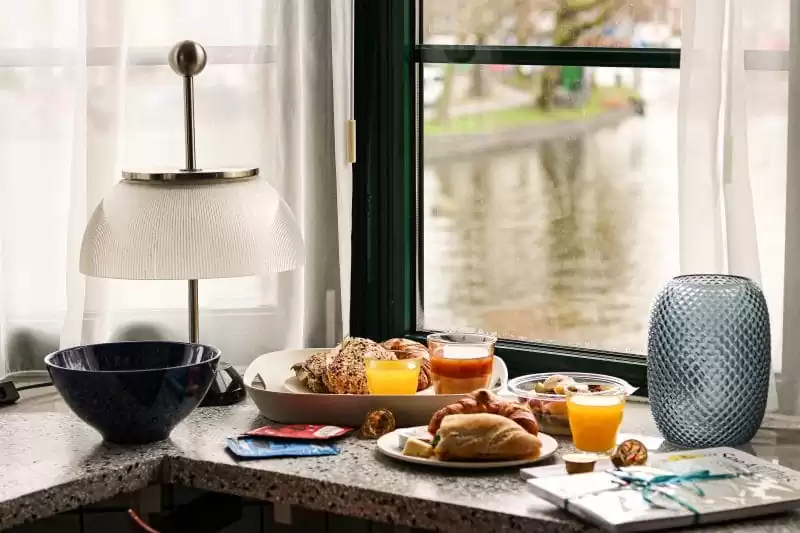 SWEETS hotel Amsterdam_breakfast-delivery_bridge-house_canal-view_independent-stays-getaways
